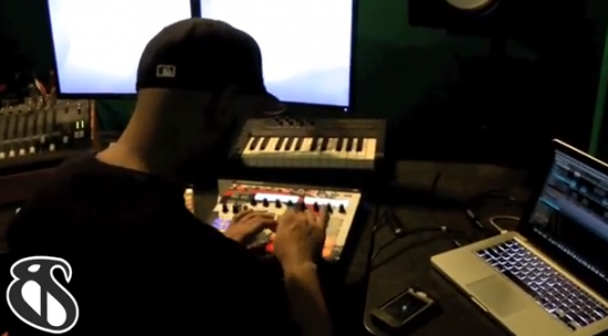 DJ Brown13 Making a Beat for Labba [VIDEO]