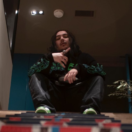 Bezo Heats Up the Streets With “RARI”